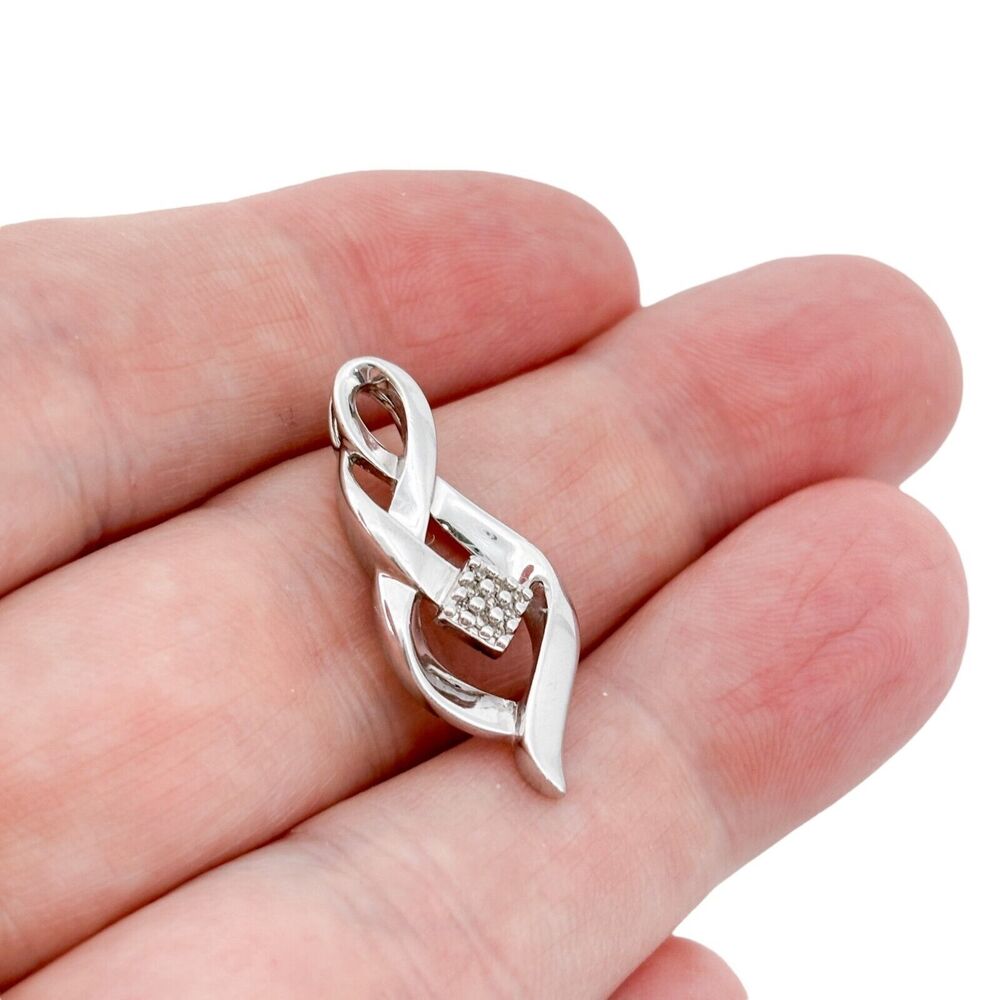 Vintage Sterling Silver 925 Twisted Ribbon Diamond 0.05ctw Accent Pendant